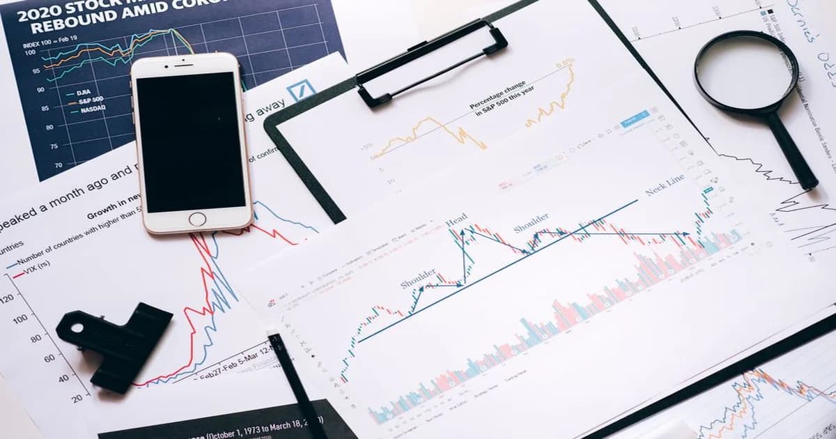 Ilustración de un estado de resultados en cuatro bloques: ventas, costos directos, gastos de operación y resultado