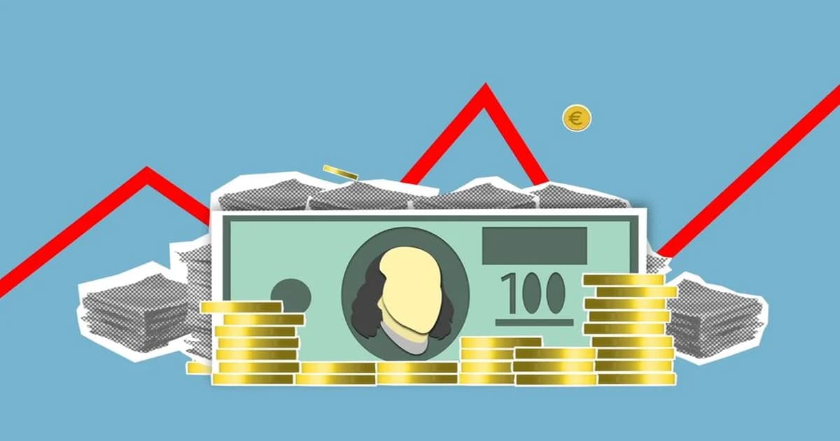 Gerente revisando un estado de resultados con la línea de utilidad bruta resaltada en pantalla