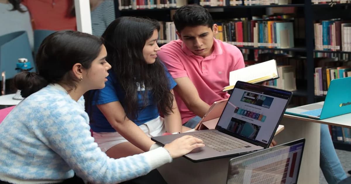 Equipo documenta aprendizajes al cerrar una iniciativa de cambio