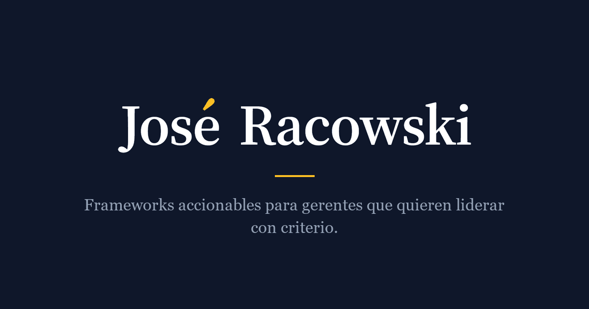 Gerente analizando opciones estratégicas en una pantalla junto a su copiloto de inteligencia artificial